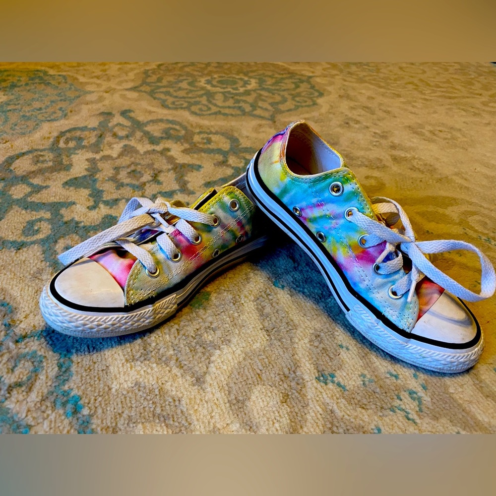 Girls Tye-Dye Converse